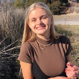 Meet your Posher, Carly